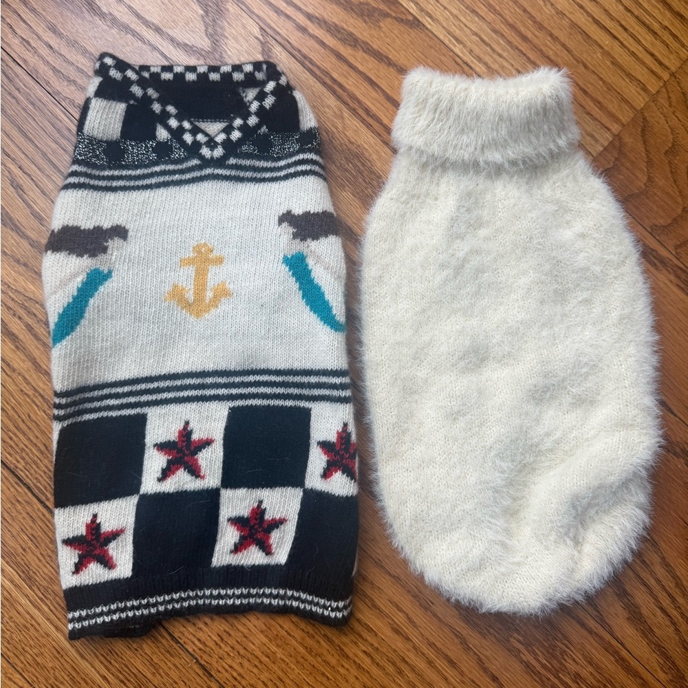 Marc Jacobs Nautical Mermaids and Ivory Fuzzy Dog Sweater Set M medium